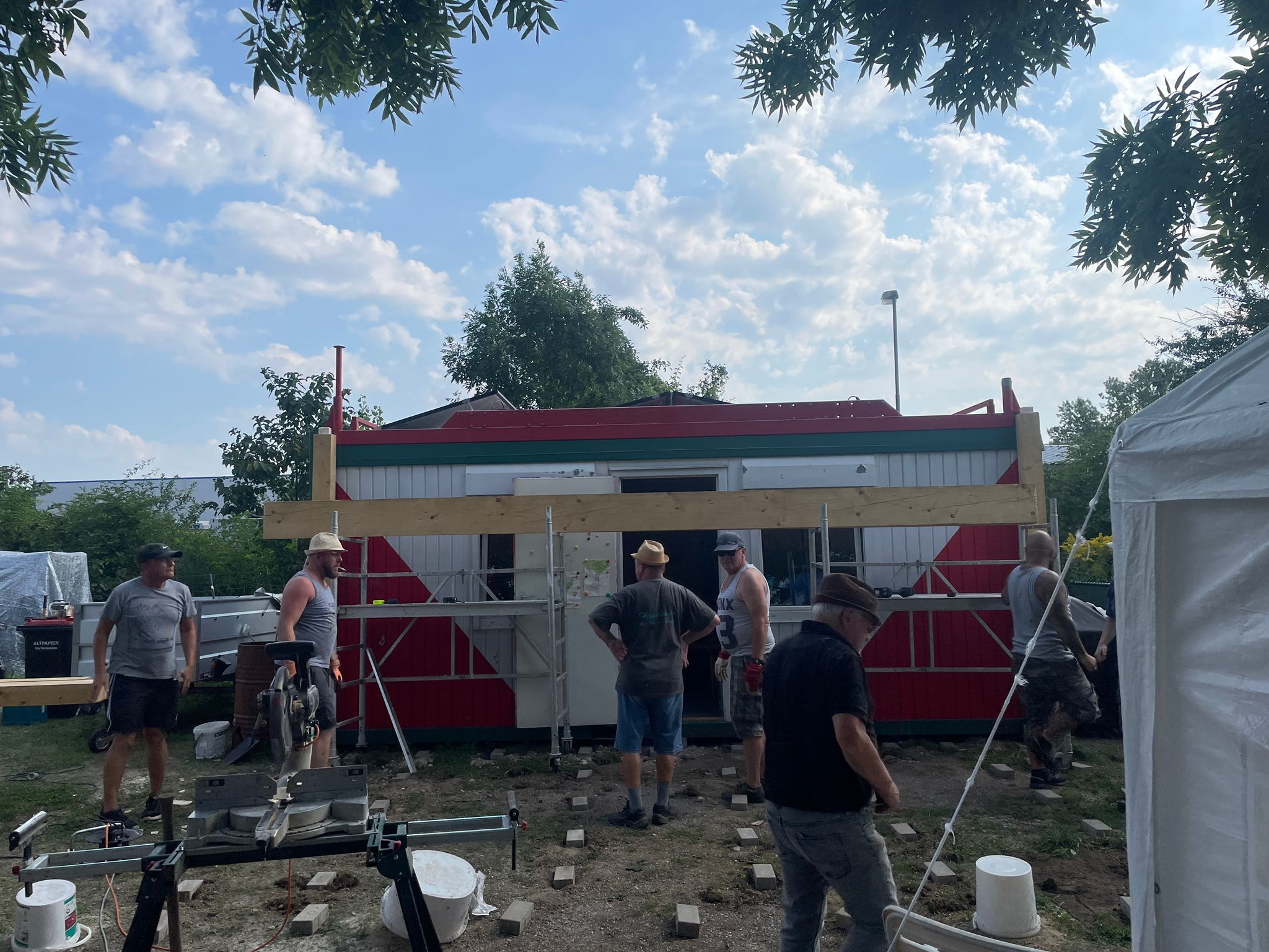 01988ef8-6225-4e73-890b-dec20a775d5c